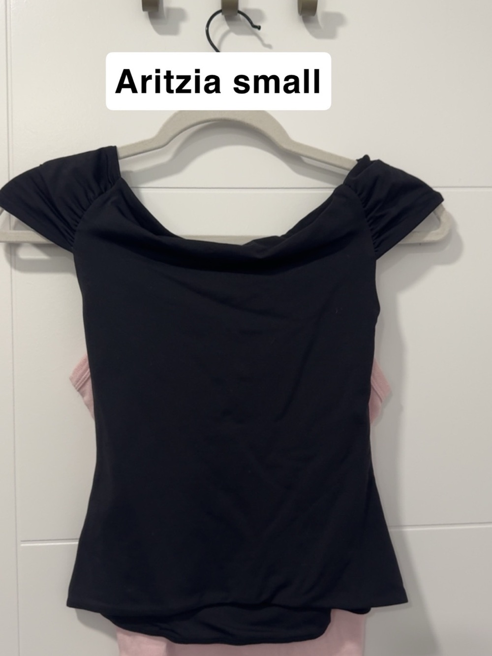 Aritzia Black Off-Shoulder contour Tshirt